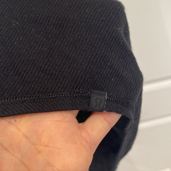 Lululemon tank - Picture 3 of 4